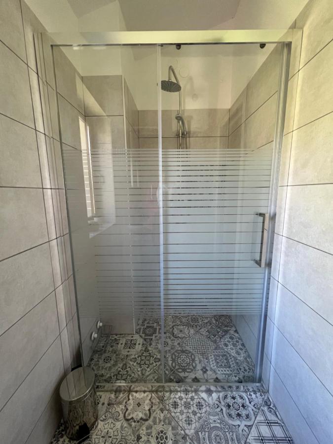 Apartman Maroon 로브란 외부 사진